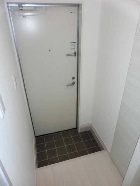 玄関　玄関下駄箱あり
