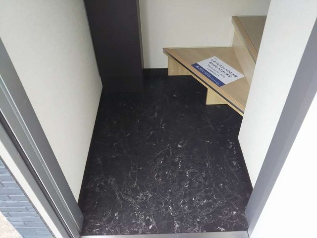玄関　同物件別号室