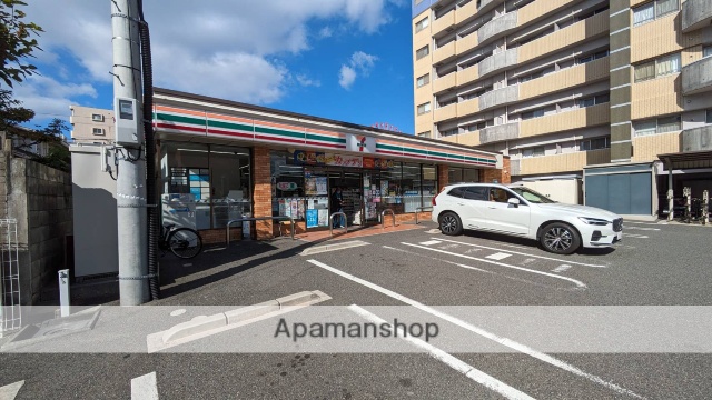 コンビニ　セブンイレブン（コンビニ）まで386m