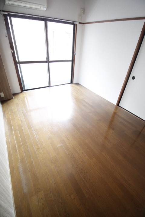 居室・リビング　※他部屋参考写真