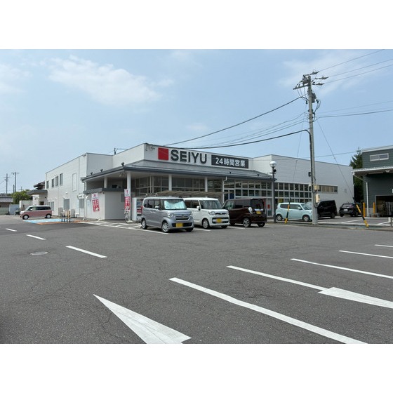 スーパー　西友高田店（スーパー）まで822m