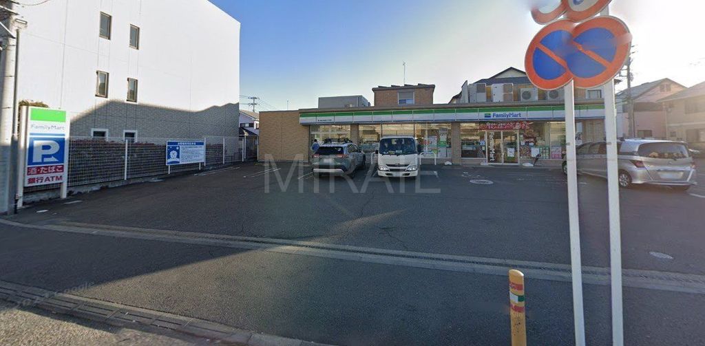 コンビニ　ファミリーマート茅ヶ崎小和田三丁目店（コンビニ）まで530m