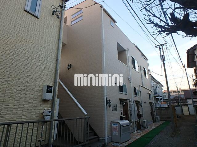 建物外観　木造３階建て