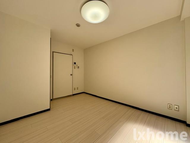 その他部屋・スペース　広くて明るい寝室