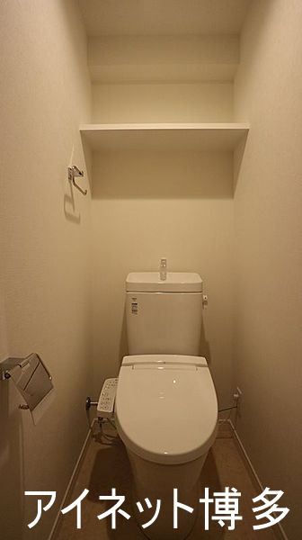 トイレ　温水洗浄便座付きです