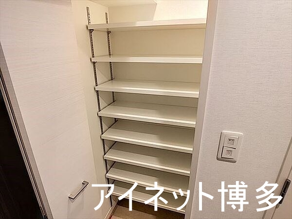 その他　高さのシューズボックス付きです