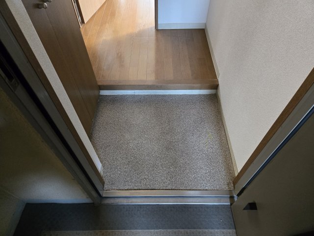 玄関　マノアール・泉
