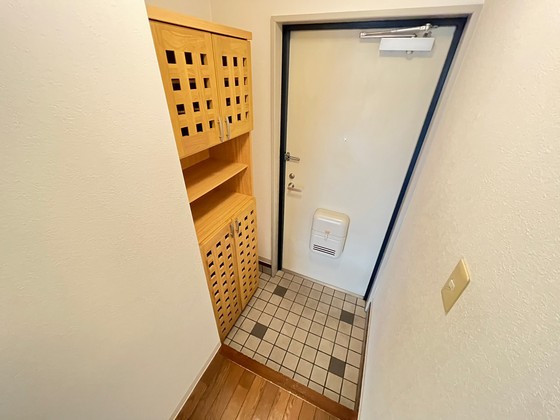 玄関　※別部屋の写真です