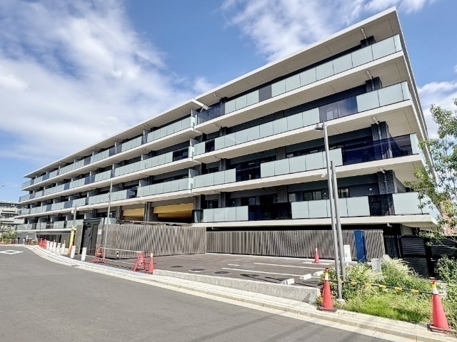 建物外観　オートロック完備