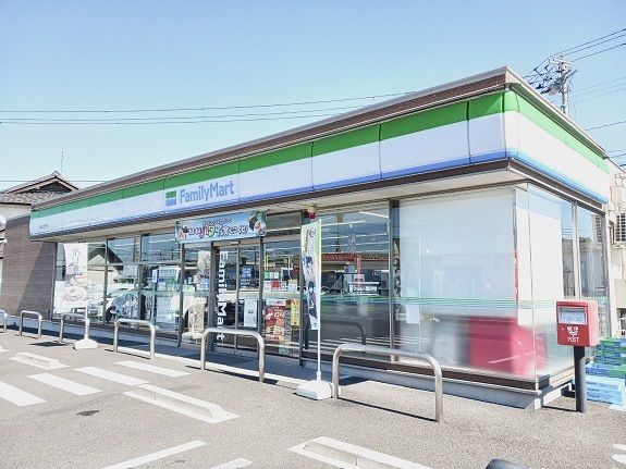 コンビニ　ファミリーマート上愛子店（コンビニ）まで450m