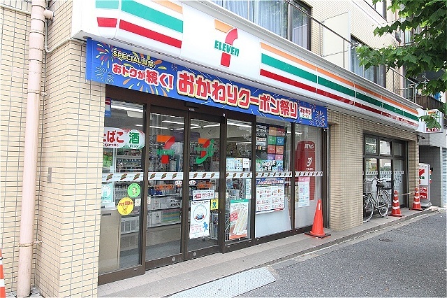 コンビニ　セブンイレブン文京関口１丁目店（コンビニ）まで200m