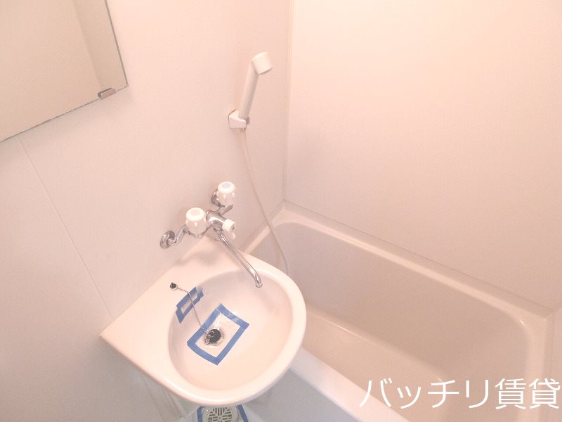 バス・シャワールーム　画像は別号室イメージの為、現況を優先いたします。