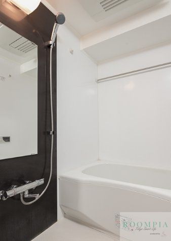 バス・シャワールーム　※同タイプの別のお部屋です。