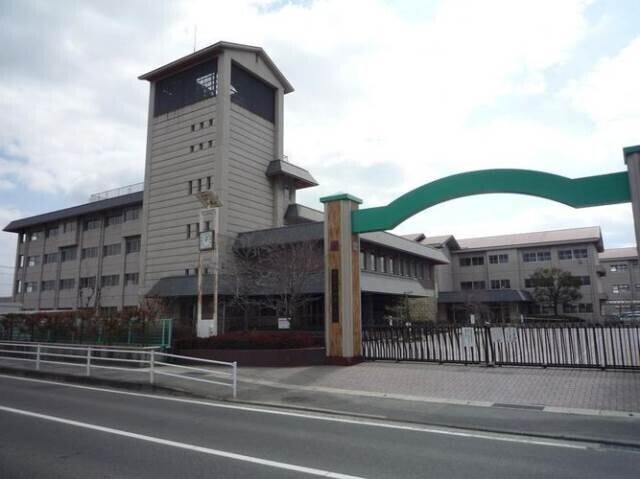 小学校　岡山市立御南小学校（小学校）まで718m