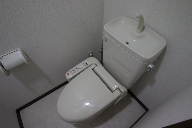 トイレ　※別室の参考写真の為、現況優先です。