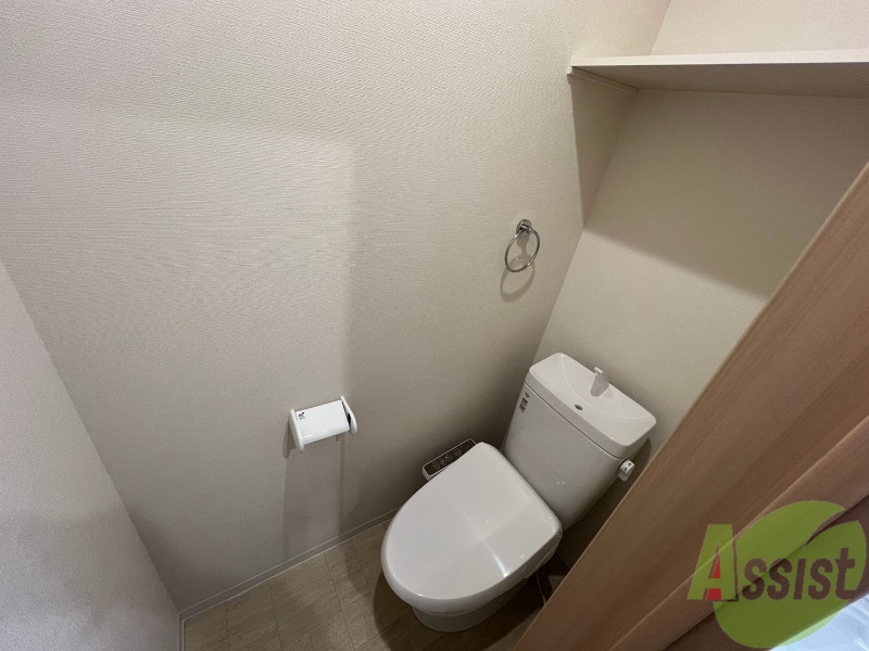 トイレ　トイレは温水洗浄便座付です。快適に過ごせそうです。