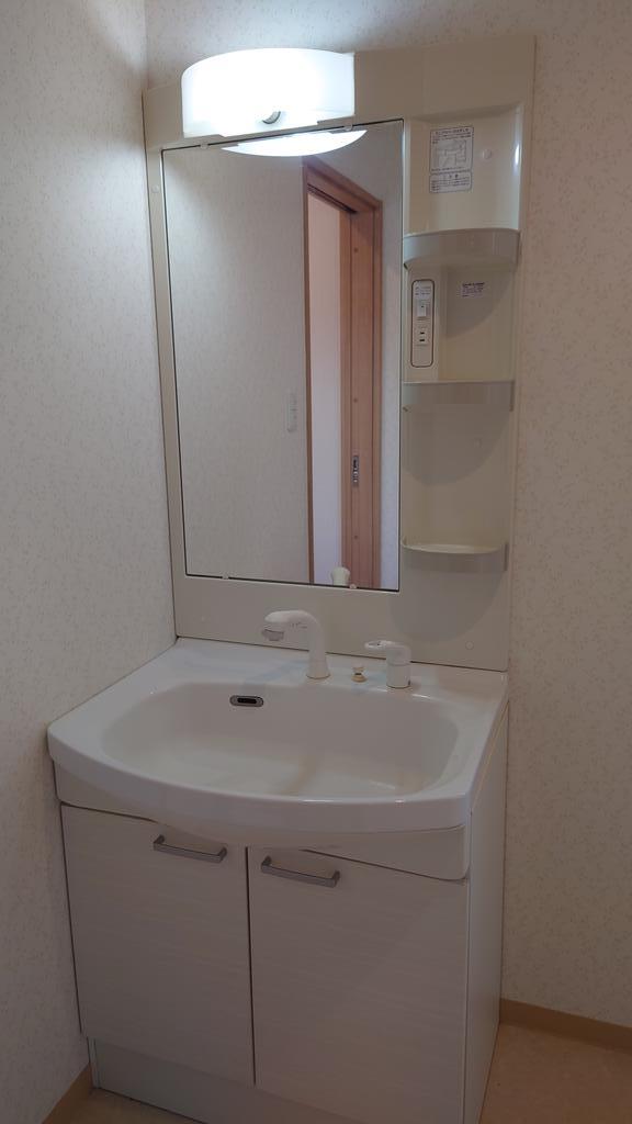 洗面設備　写真は現況と異なります。