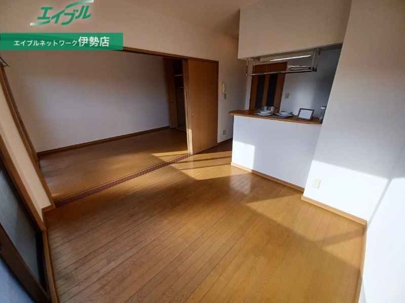 居室・リビング　別部屋参考写真です