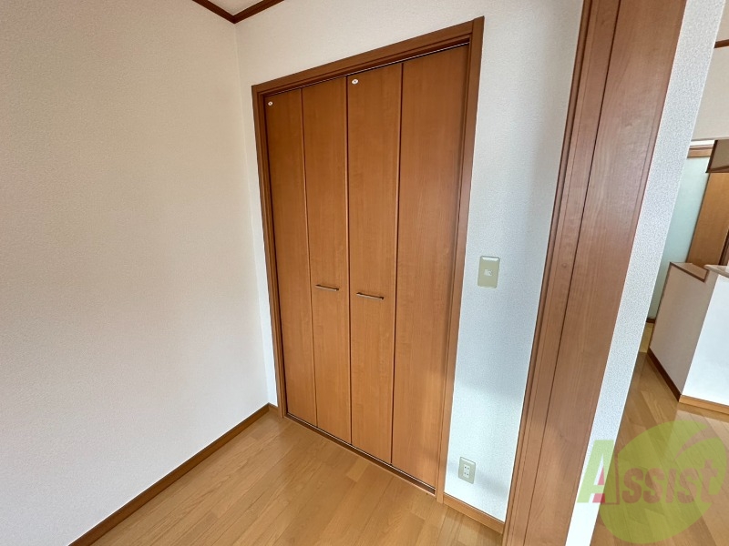 収納　洋室のクローゼット。広さは十分そうです。