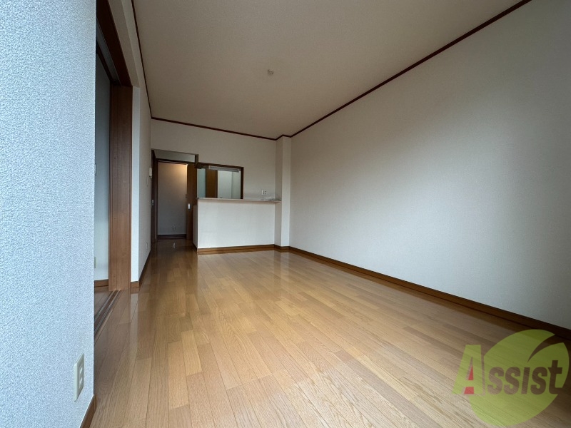 居室・リビング　きれいなＬＤＫが広がっていて居心地が良さそうですね。