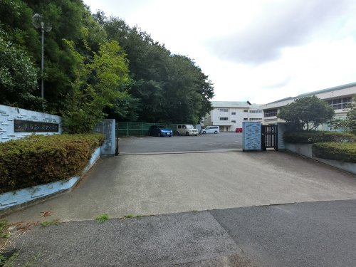 小学校　八街市立八街北小学校（小学校）まで542m
