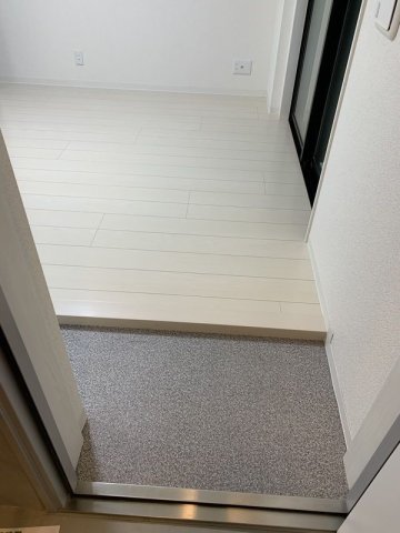 居室・リビング　☆広々とした玄関☆