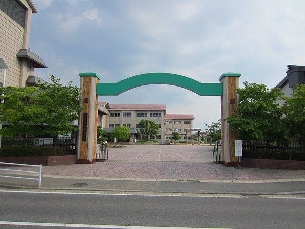 小学校　岡山市立御南小学校（小学校）まで549m