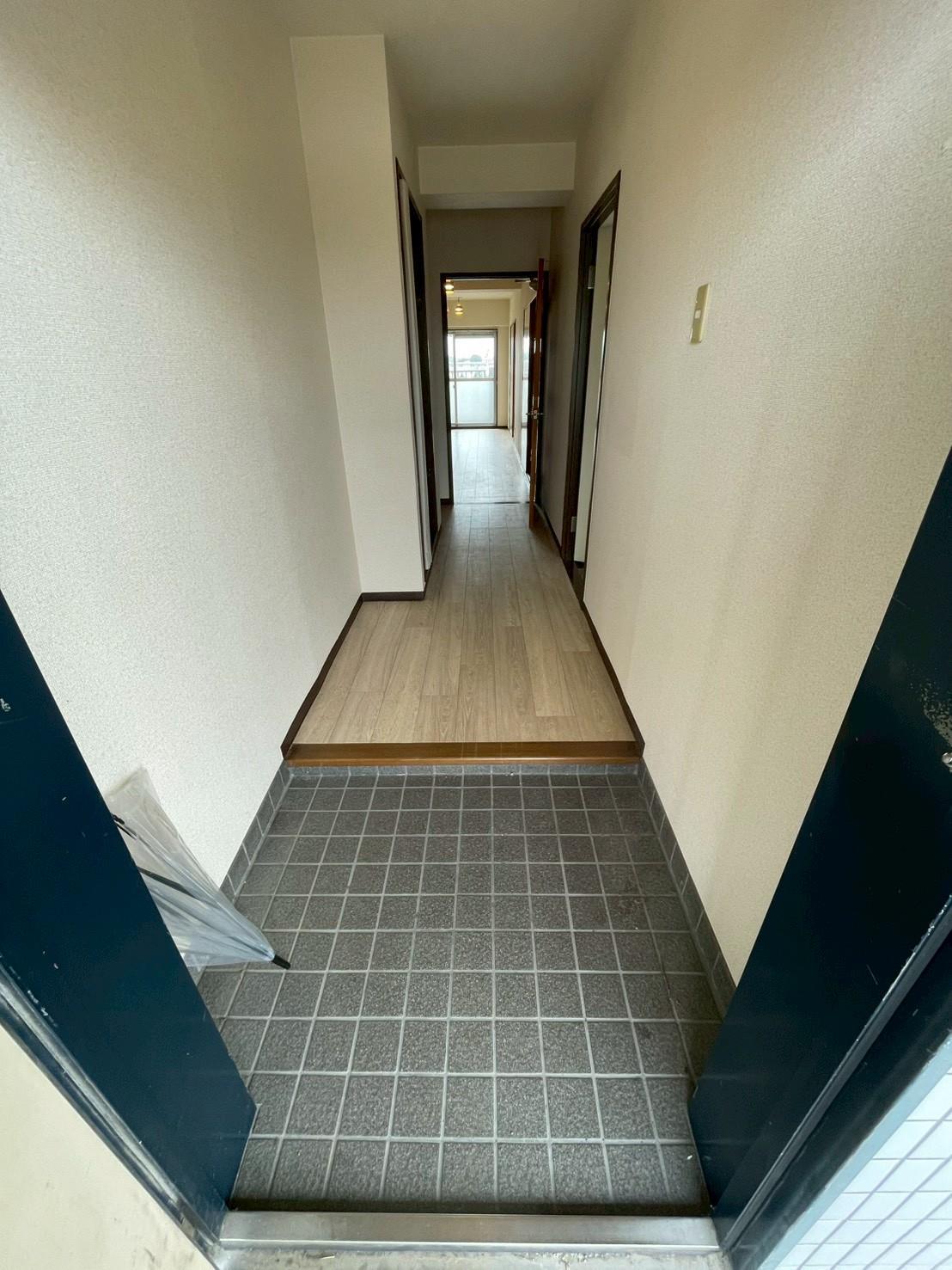 イーストヒルズ柏の玄関写真