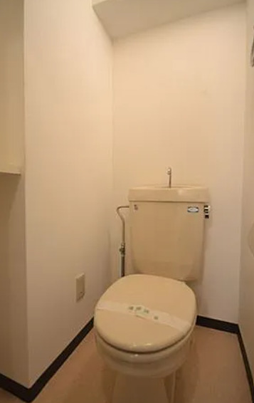 トイレ　別部屋の画像を使用しております。