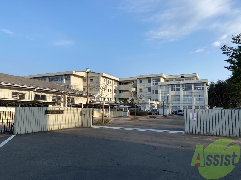 中学校　仙台市立南中山中学校（中学校）まで952m