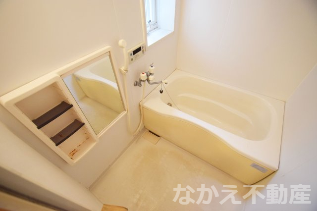 バス・シャワールーム　落ち着いた空間のお風呂です