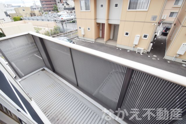 バルコニー　お洗濯にも便利なバルコニー付き