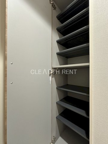 玄関　同タイプ別住戸写真となります。現況と異なる場合がございます。