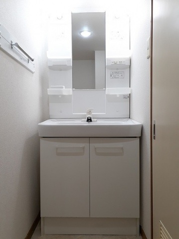 洗面設備　写真は別のお部屋になります。