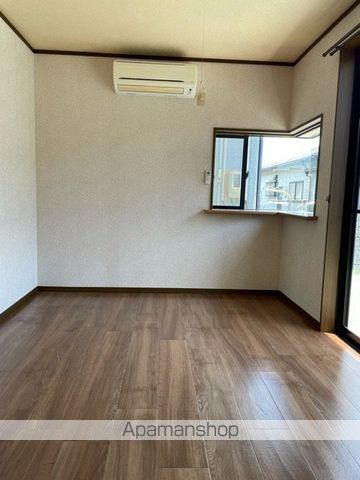ヴァンセンヌIIAの居間写真