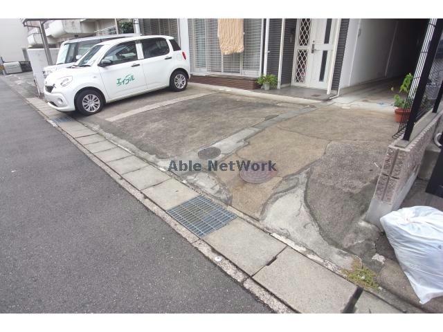 駐車場　駐車場