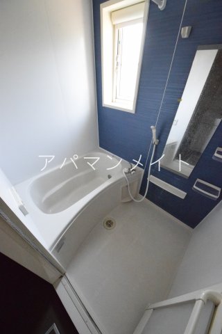 バス・シャワールーム　追い焚き機能付きです！