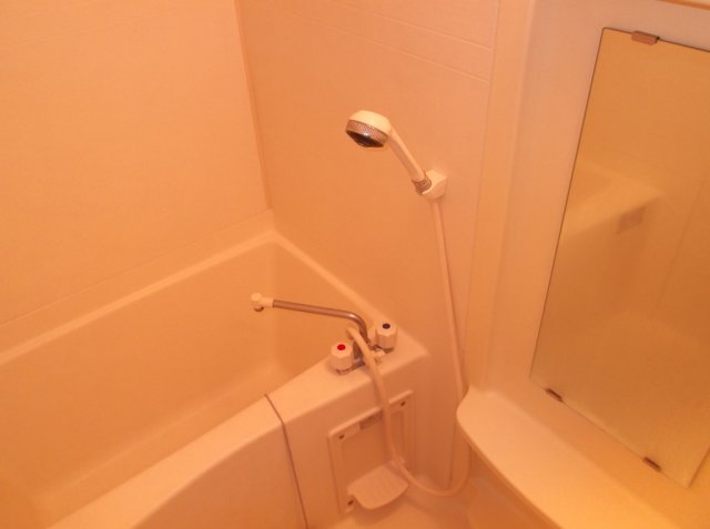バス・シャワールーム　バス・トイレ別です