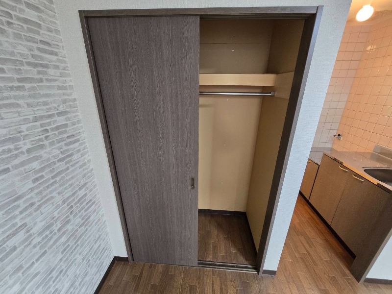 収納　寝室の収納です。部屋がすっきり片付きます。