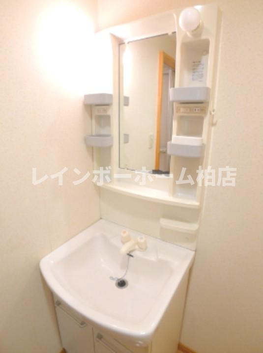 洗面設備　独立洗面台です