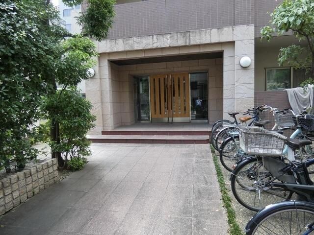 エントランス　毎日通るエントランスはこのようになっています