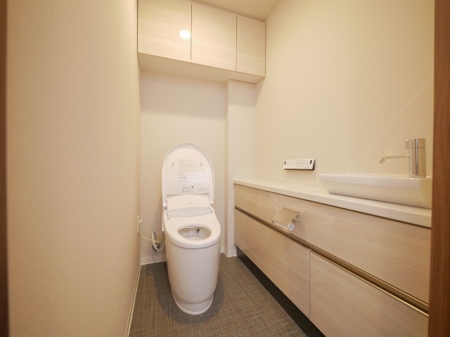 トイレ　トイレです。ウォシュレット付を探している方、おすすめです。
