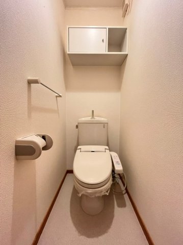 トイレ　別号室の画像です。ご参考下さい