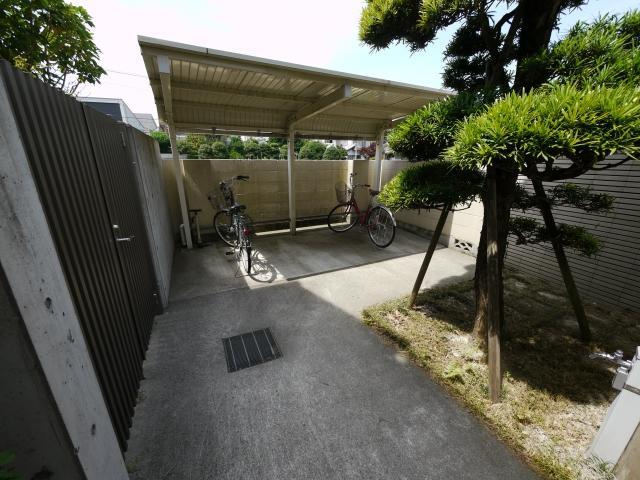 その他共有部分　屋根のある駐輪場