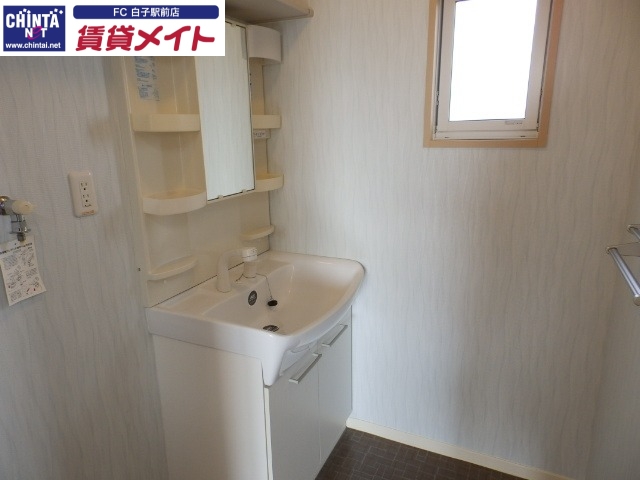 洗面設備　同物件別室写真