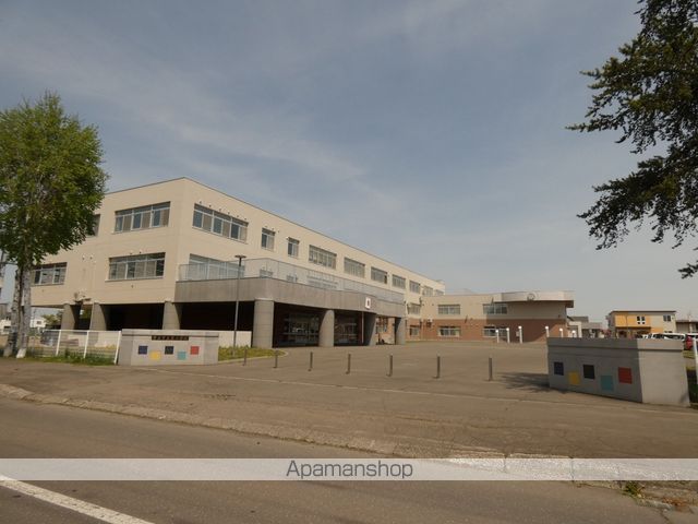 小学校　栄小学校（小学校）まで750m