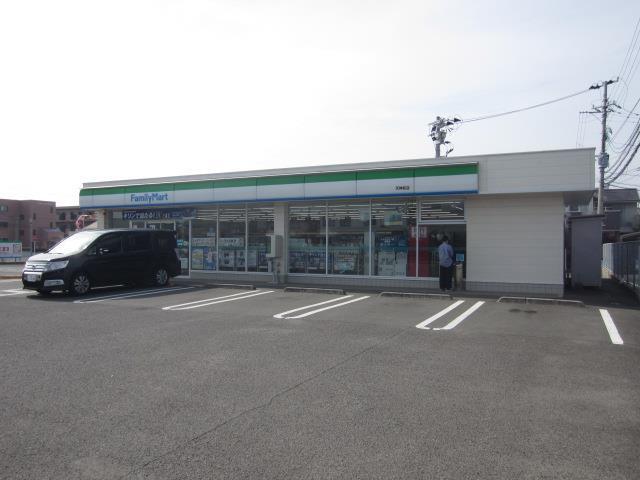 コンビニ　ファミリーマート　天神前店（コンビニ）まで550m