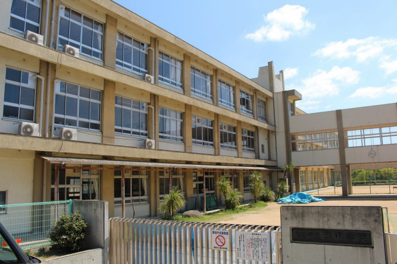 中学校　灘中学校（中学校）まで948m
