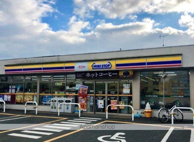 コンビニ　ミニストップ（コンビニ）まで136m