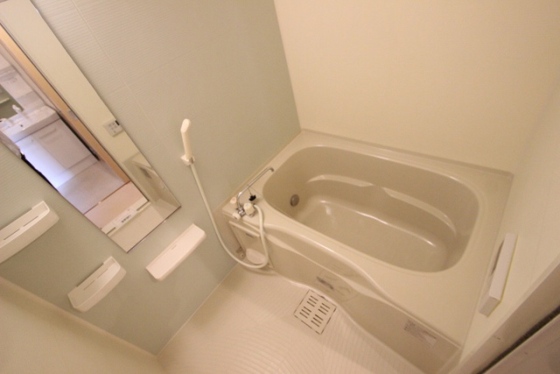 バス・シャワールーム　※別部屋の写真です